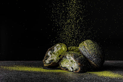 【濃い抹茶】 岩肌食感！崖淵シュークリーム 【東尋坊唯一のご当地スイーツ】