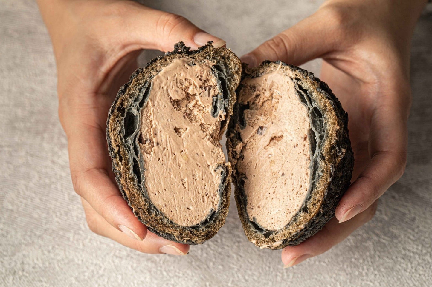 【生チョコカスタード】岩肌食感！崖淵シュークリーム 【東尋坊唯一のご当地スイーツ】