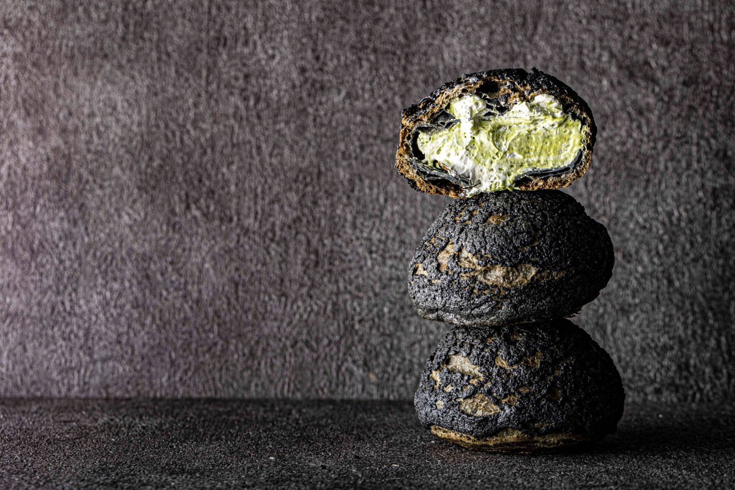 【濃い抹茶】 岩肌食感！崖淵シュークリーム 【東尋坊唯一のご当地スイーツ】